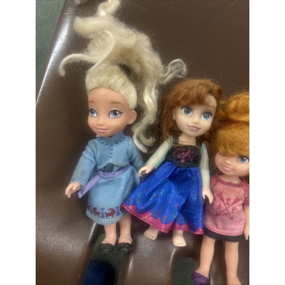 Lot Of 4 Assorted Disney Store Dolls Girls Childrens Toy - As Pictured